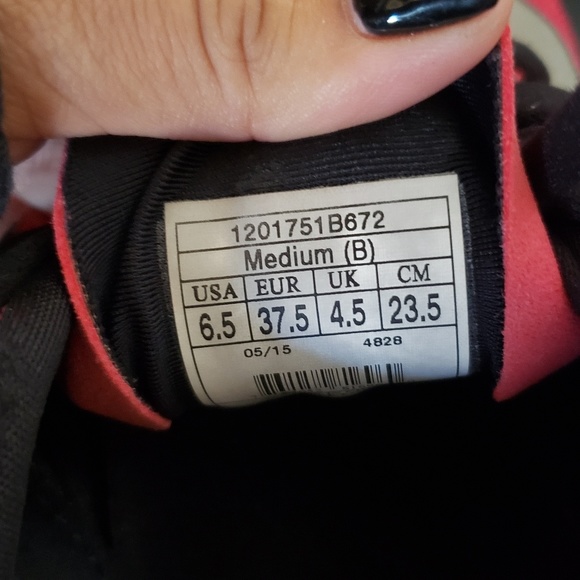 Gently used Brooks Purecandece running shoes - Picture 4 of 4